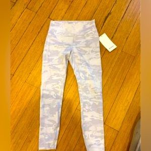 Lululemon Wunder Under leggings